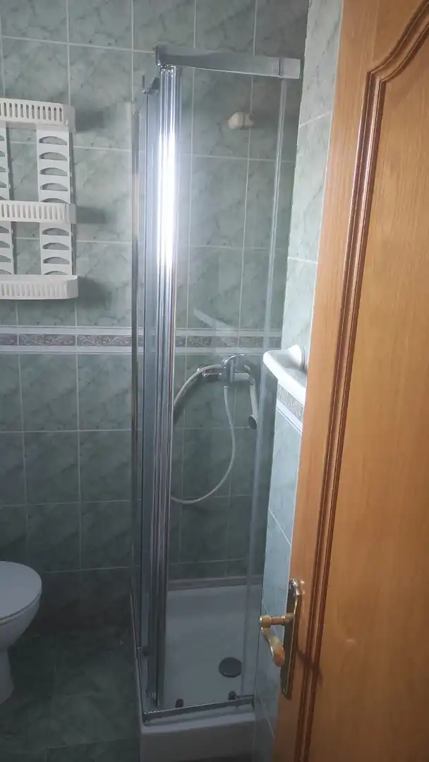 Baño de Apartamento de alquiler en Cáceres con Aire acondicionado, Calefacción y Amueblado