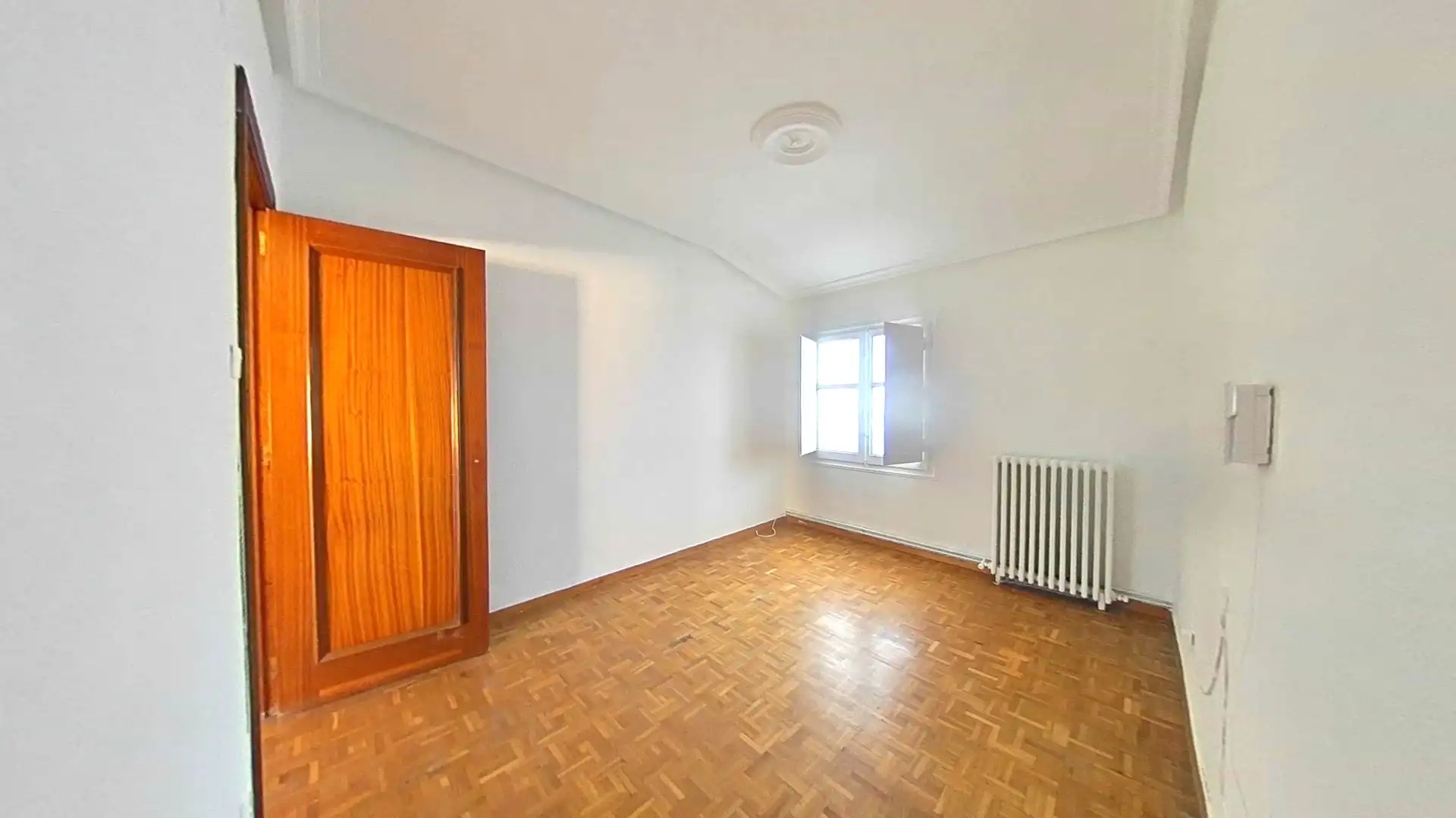 Habitación de Piso en venta en Autol con Calefacción, Trastero y Balcón