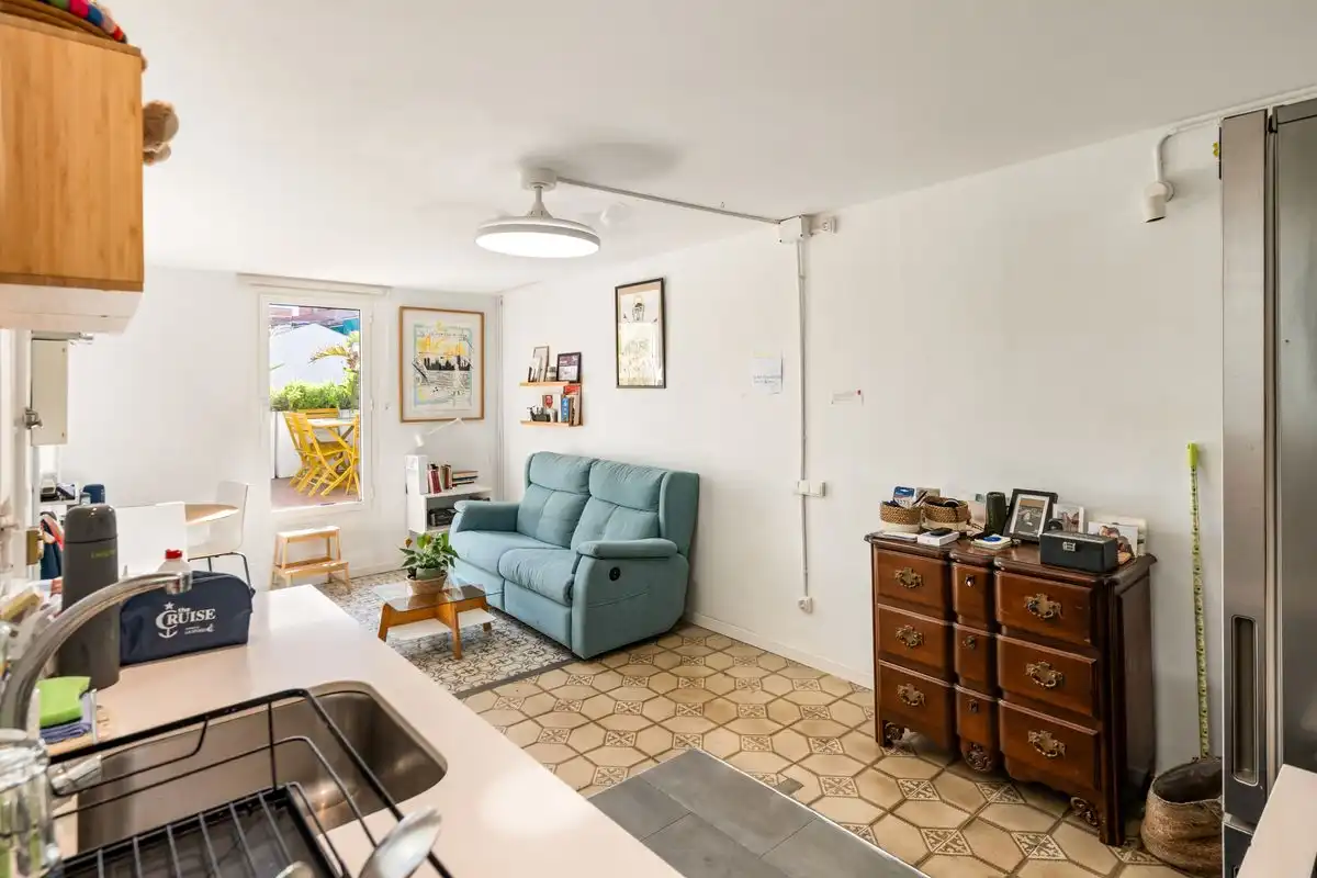 Wohnzimmer von Dachboden zum Verkauf in Barcelona mit Klimaanlage, Heizung und Terrasse