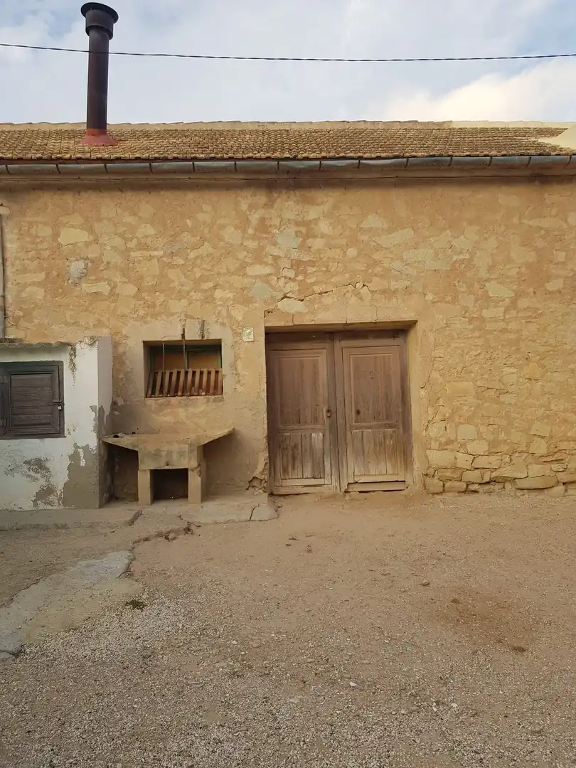 Vista exterior de Casa o xalet en venda en Monóvar  / Monòver amb Jardí privat
