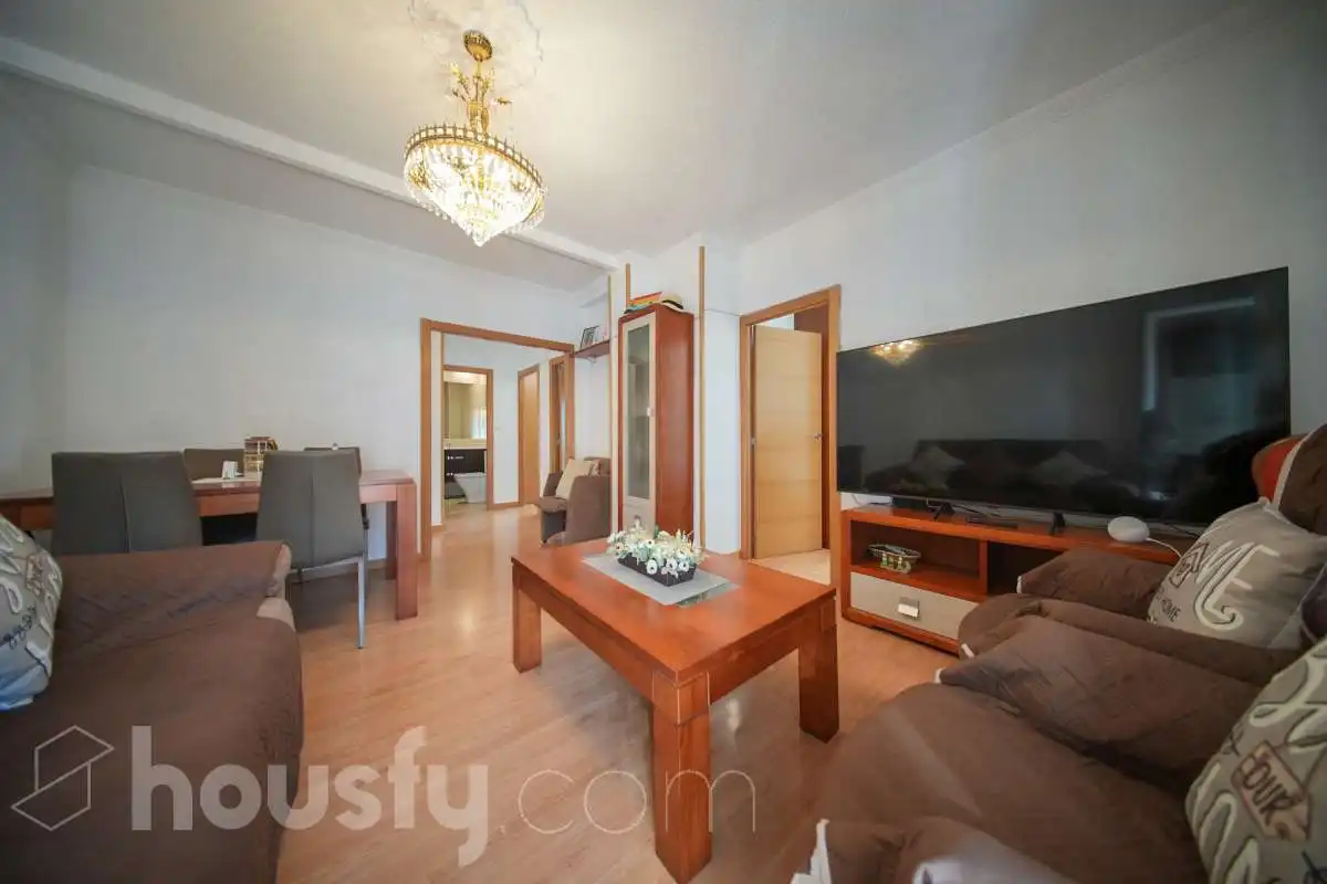 Sala d'estar de Pis en venda en Madrid