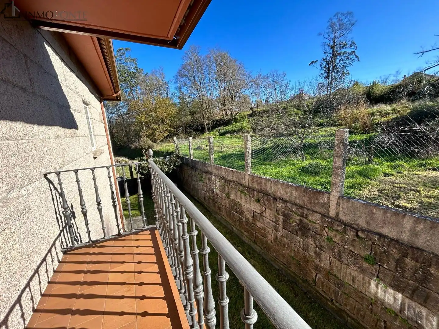 Terrassa de Casa o xalet en venda en Pontevedra Capital  amb Calefacció, Jardí privat i Terrassa