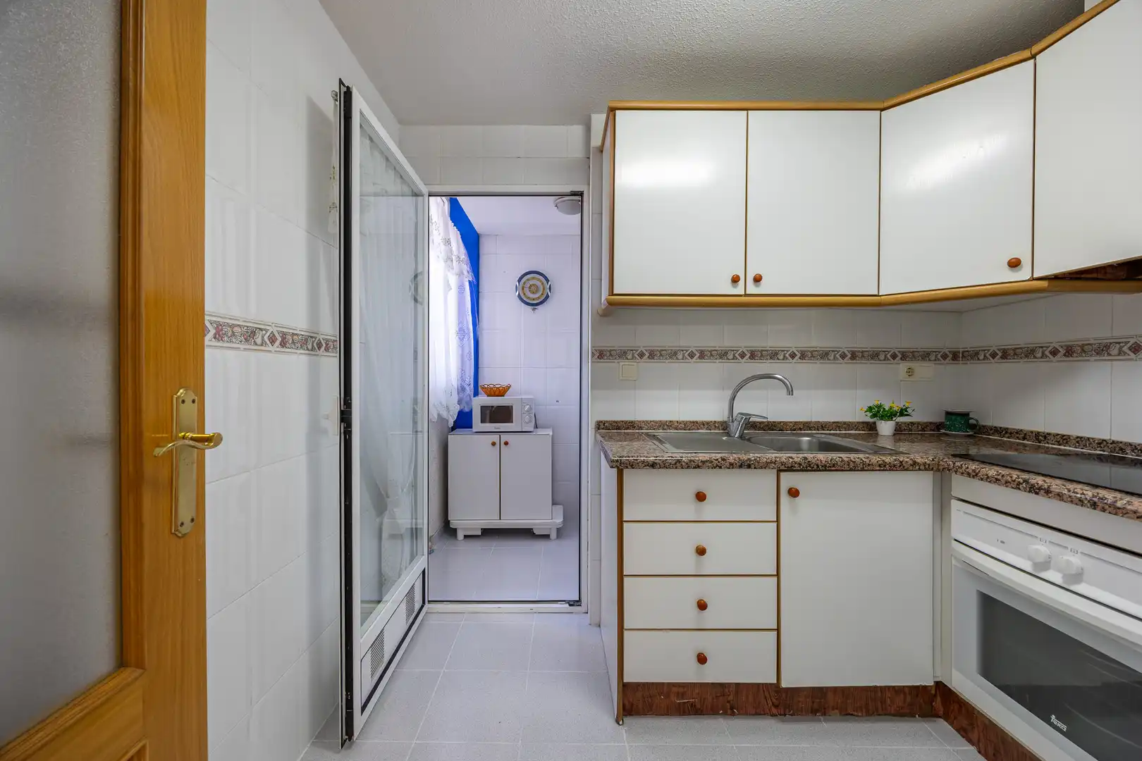 Kitchen of Flat for sale in Benidorm  with Swimming Pool and Community pool