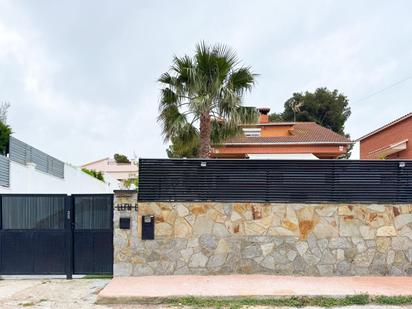 Exterior view of House or chalet for sale in El Vendrell  with Heating, Private garden and Terrace