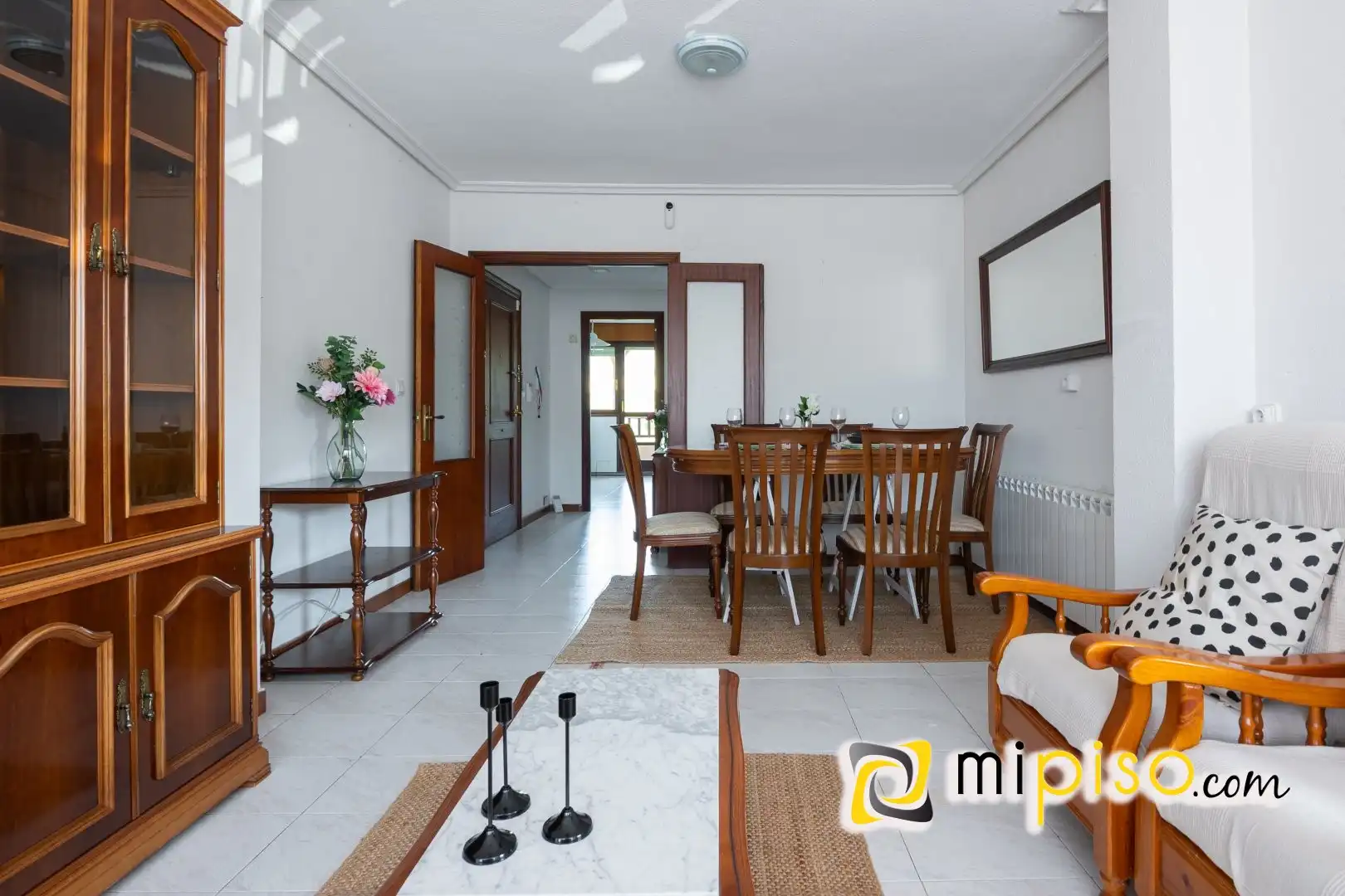 Comedor de Piso en venta en Arnuero con Calefacción, Terraza y Amueblado