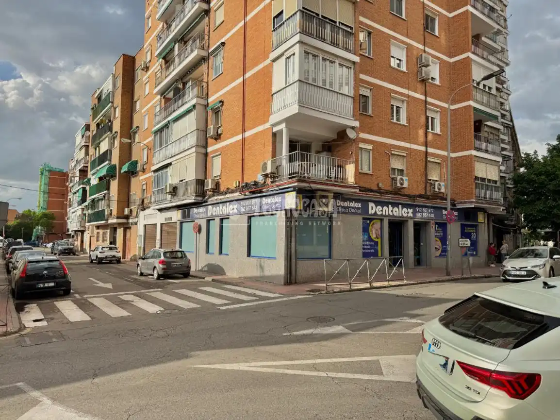 Vista exterior de Piso en venta en Alcalá de Henares con Calefacción y Terraza