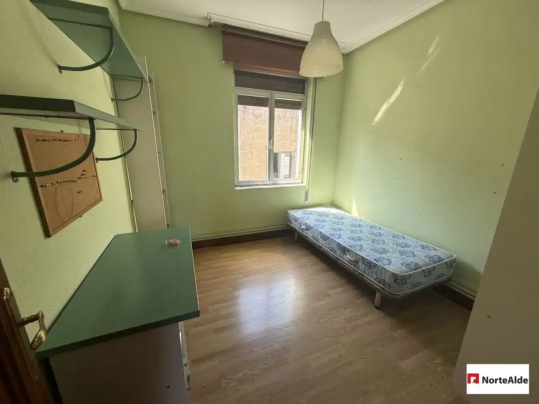 Schlafzimmer von Wohnung zum Verkauf in Valle de Trápaga-Trapagaran mit Heizung