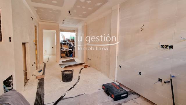 Casa adosada en Venta en Calle Miguel Delibes en Centro