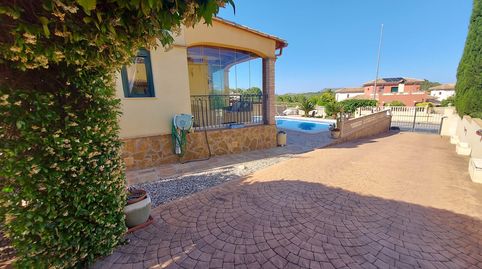 Espectacular vivienda con piscina y amplios jardines en excelente ubicación, imagen 3