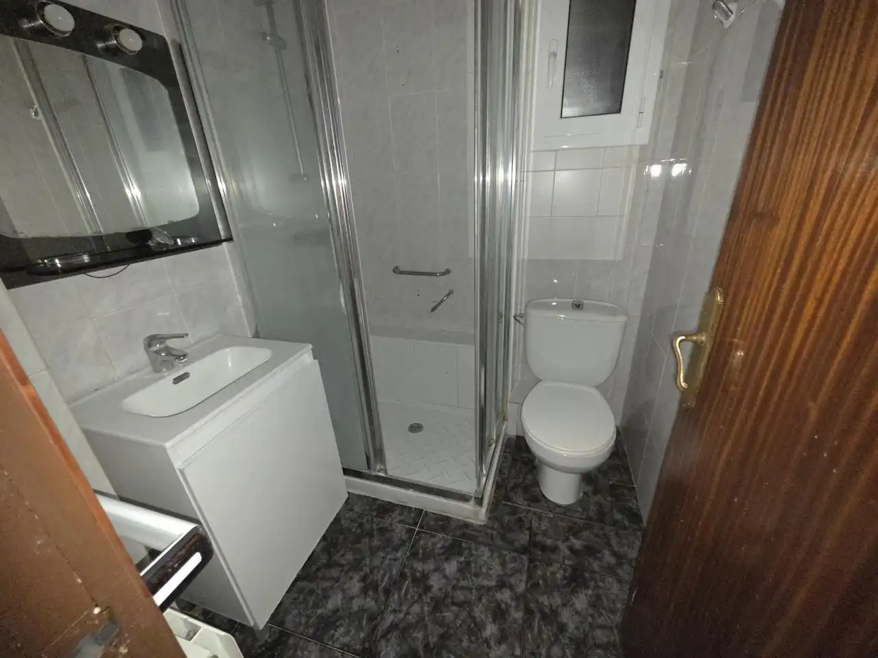 Baño de Piso en venta en Tarragona con Calefacción y Terraza
