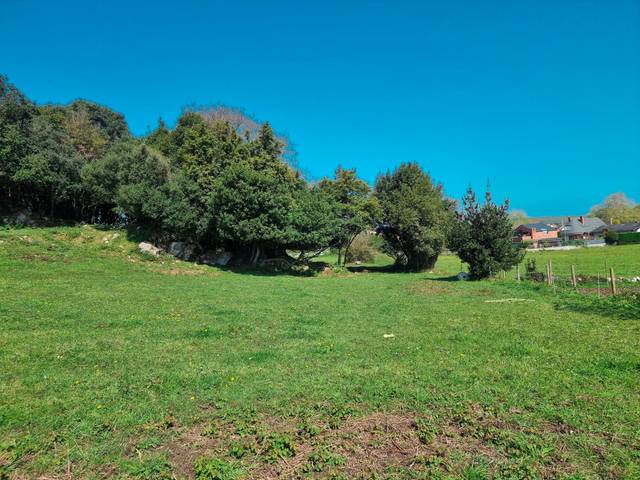 Terreno residencial en Venta en Avenida Menéndez Pelayo en Bezana - Prezanes