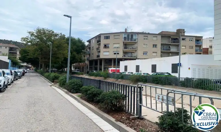 Vista exterior de Àtic en venda en Roses amb Calefacció, Traster i Moblat