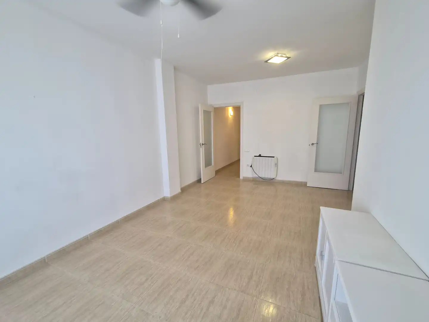 Sala de estar de Piso en venta en Roda de Berà con Terraza, Horno y Balcón