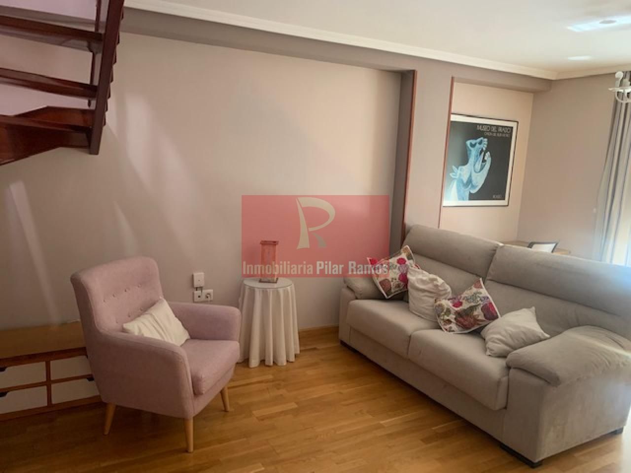 Sala d'estar de Apartament de lloguer en León Capital  amb Calefacció, Parquet i Terrassa