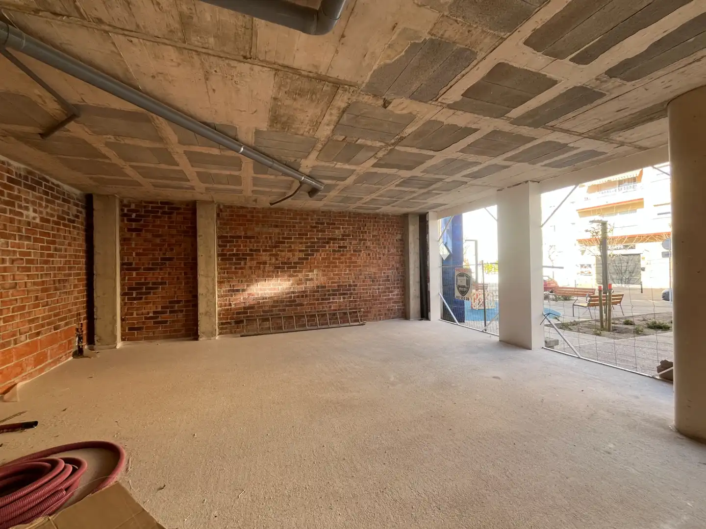 Commercial properties for rent in Roses
