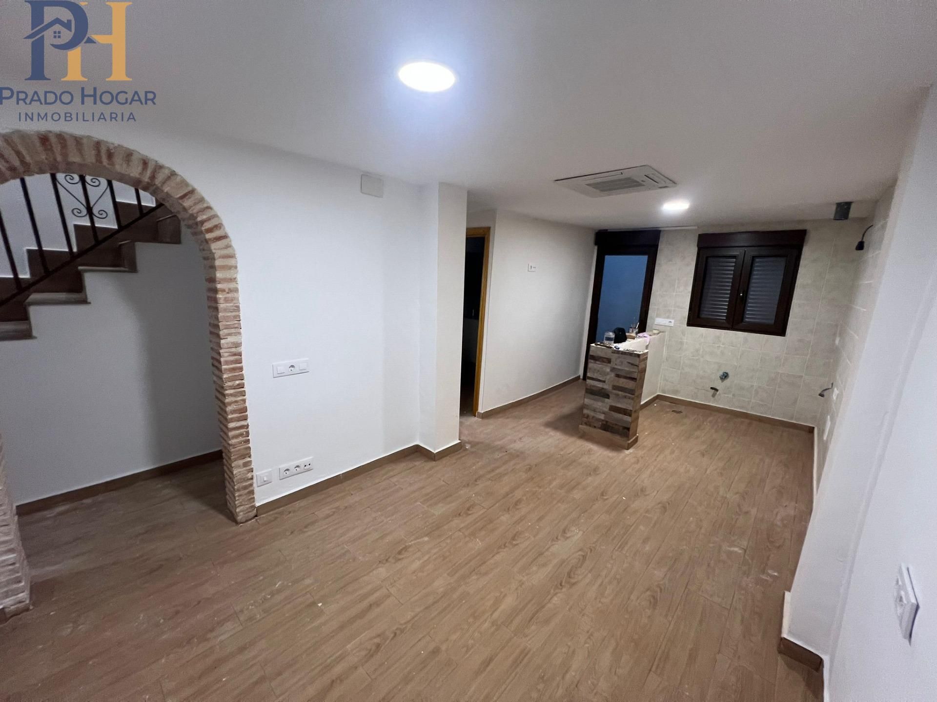 House or chalet to rent in El Pilar - La Estación