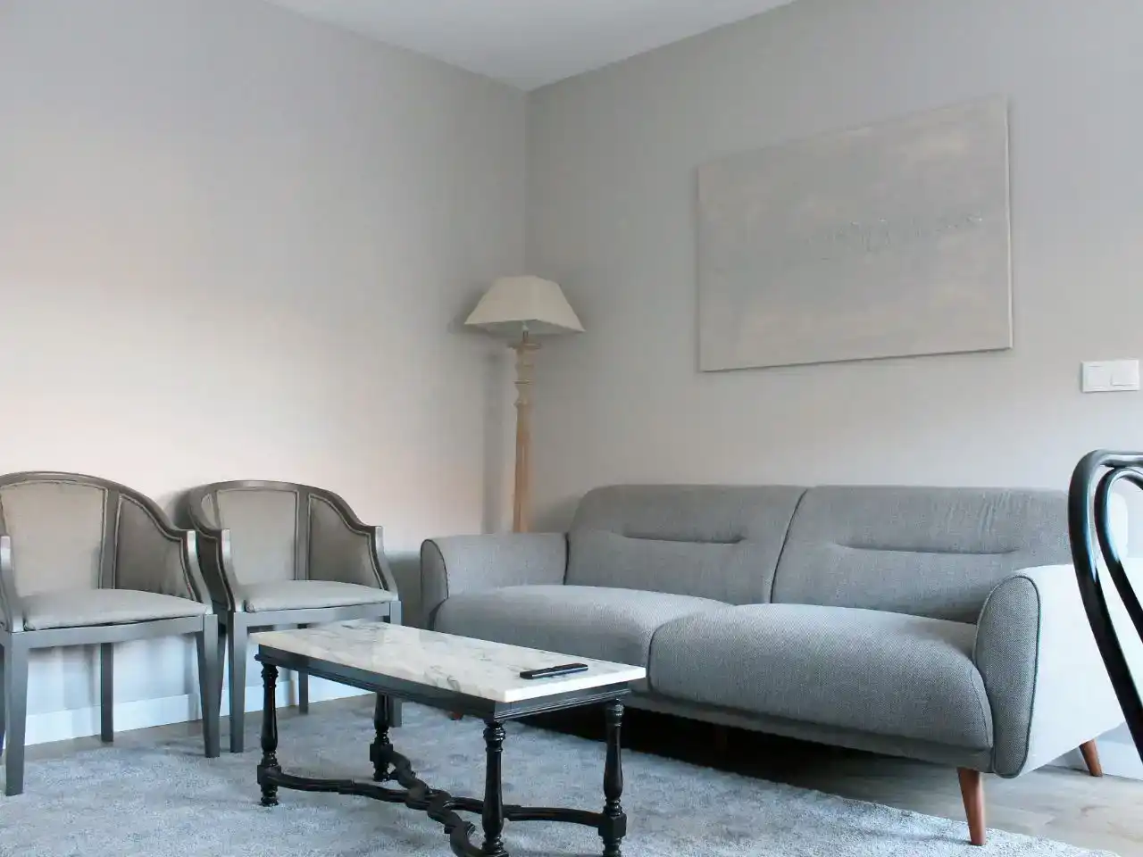 Sala d'estar de Pis de lloguer en Boiro amb Parquet i Moblat