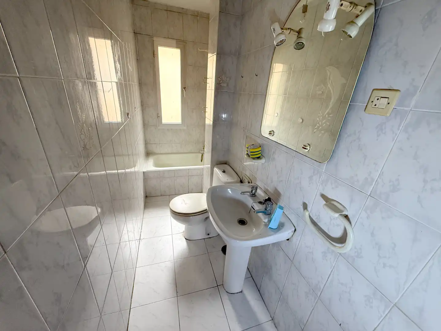 Bathroom of Flat for sale in Avilés