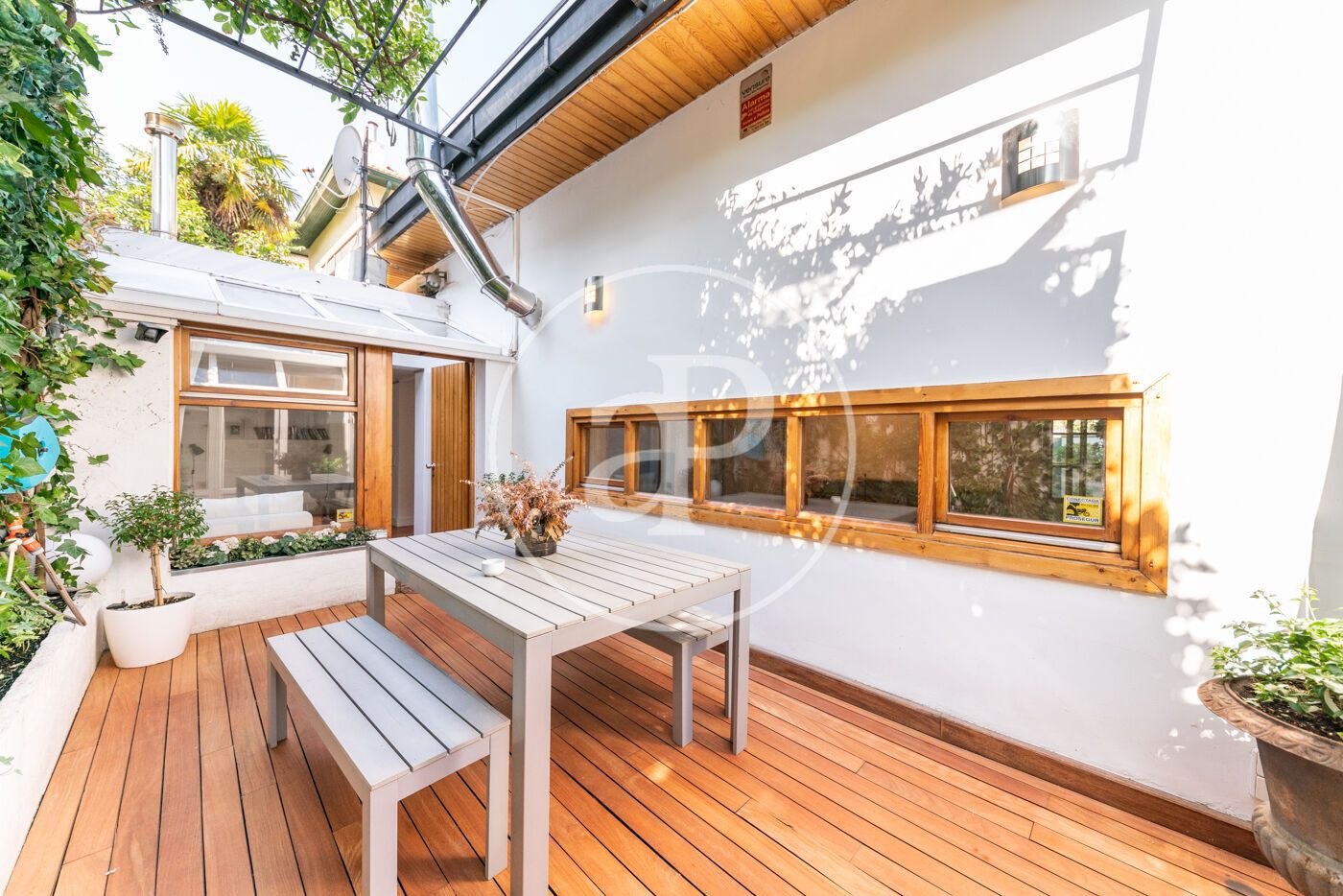 Terrassa de Casa o xalet de lloguer en  Madrid Capital amb Aire condicionat, Calefacció i Jardí privat
