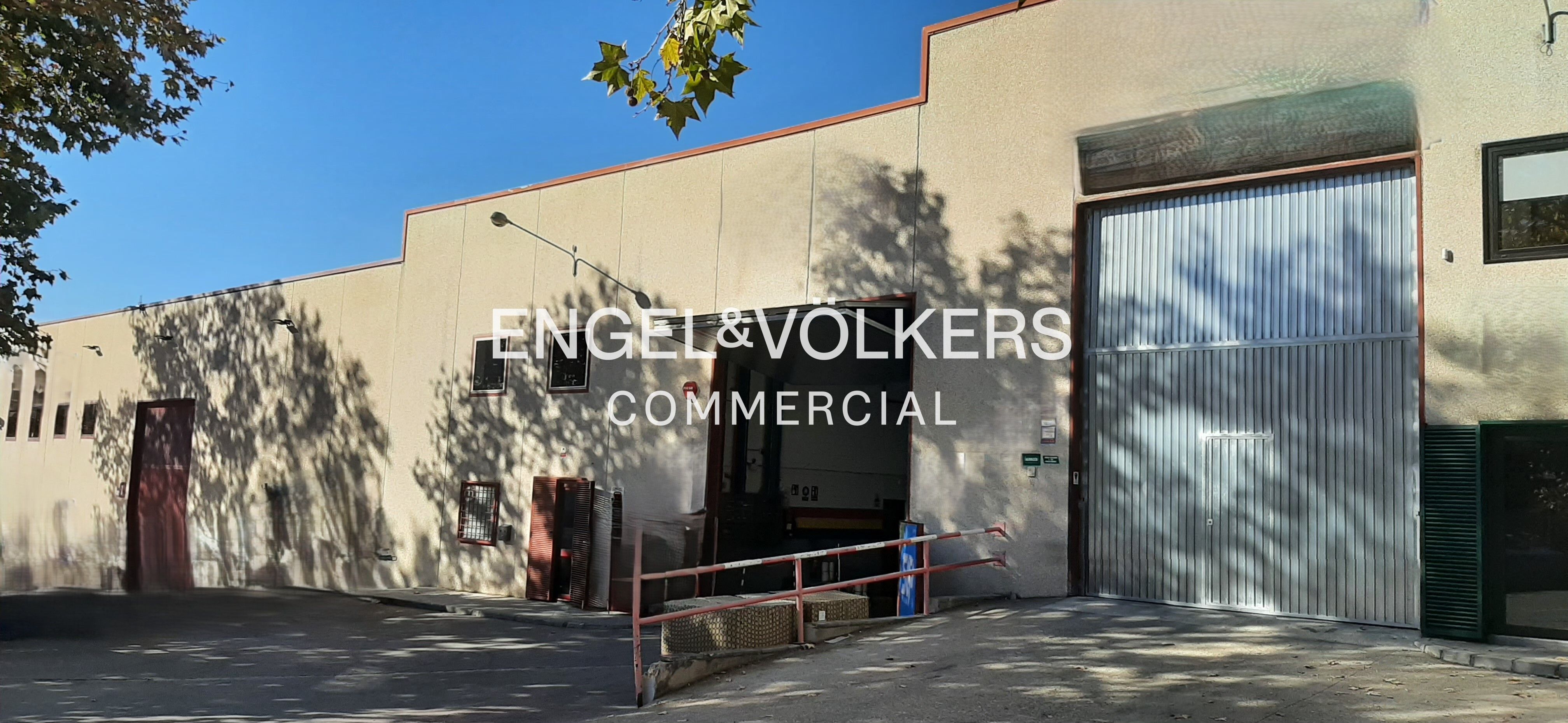 Exterior view of Industrial buildings for sale in Barberà del Vallès