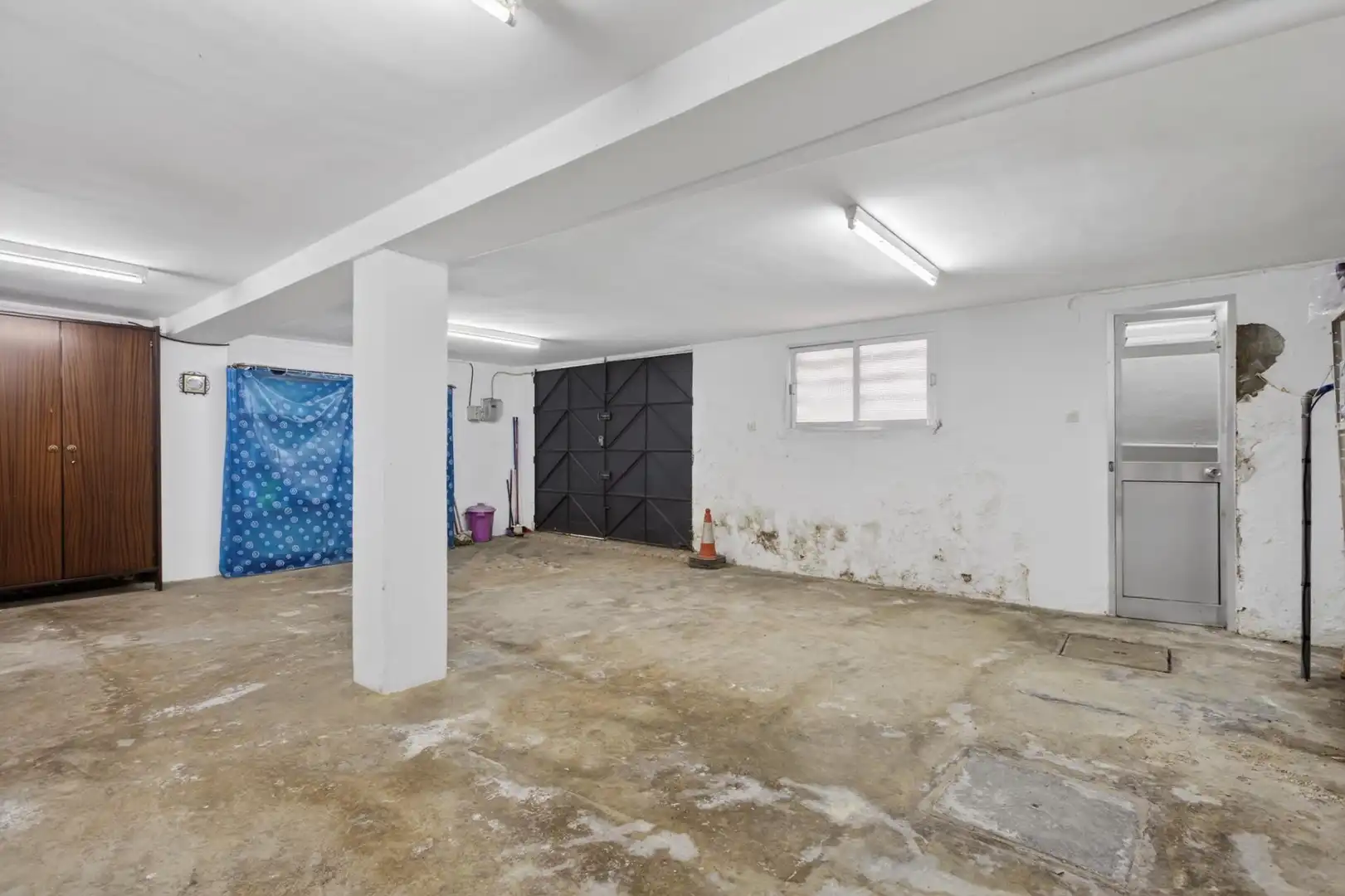 Houses for sale in Sevilla  with Air Conditioner, Terrace and Balcony