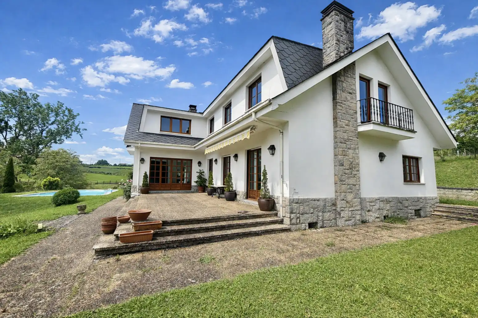 Exterior view of Houses for sale in Sariego  with Heating, Private garden and Parquet flooring