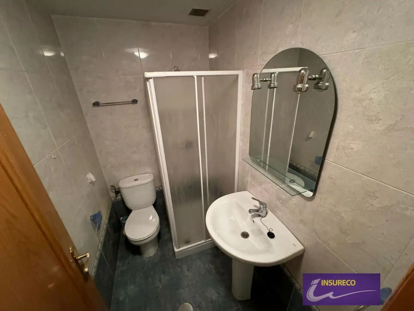 Baño de Dúplex en venta en León Capital  con Calefacción, Terraza y Trastero