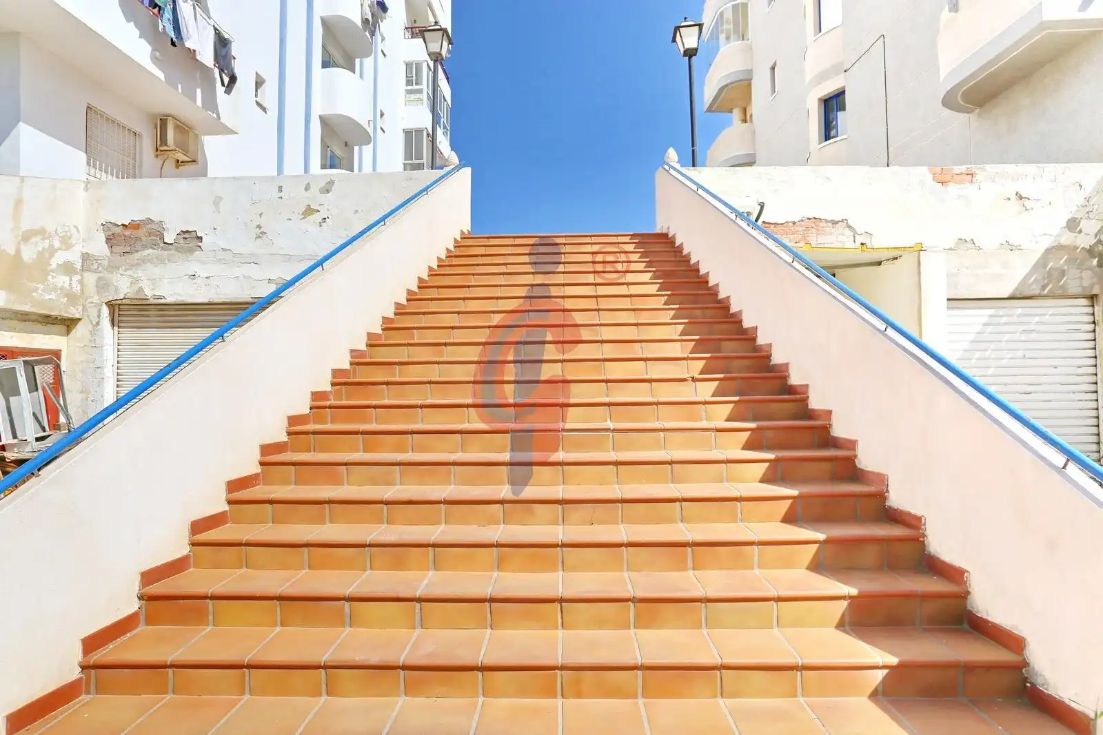 Vista exterior de Estudio en venta en Torrevieja con Terraza y Piscina comunitaria