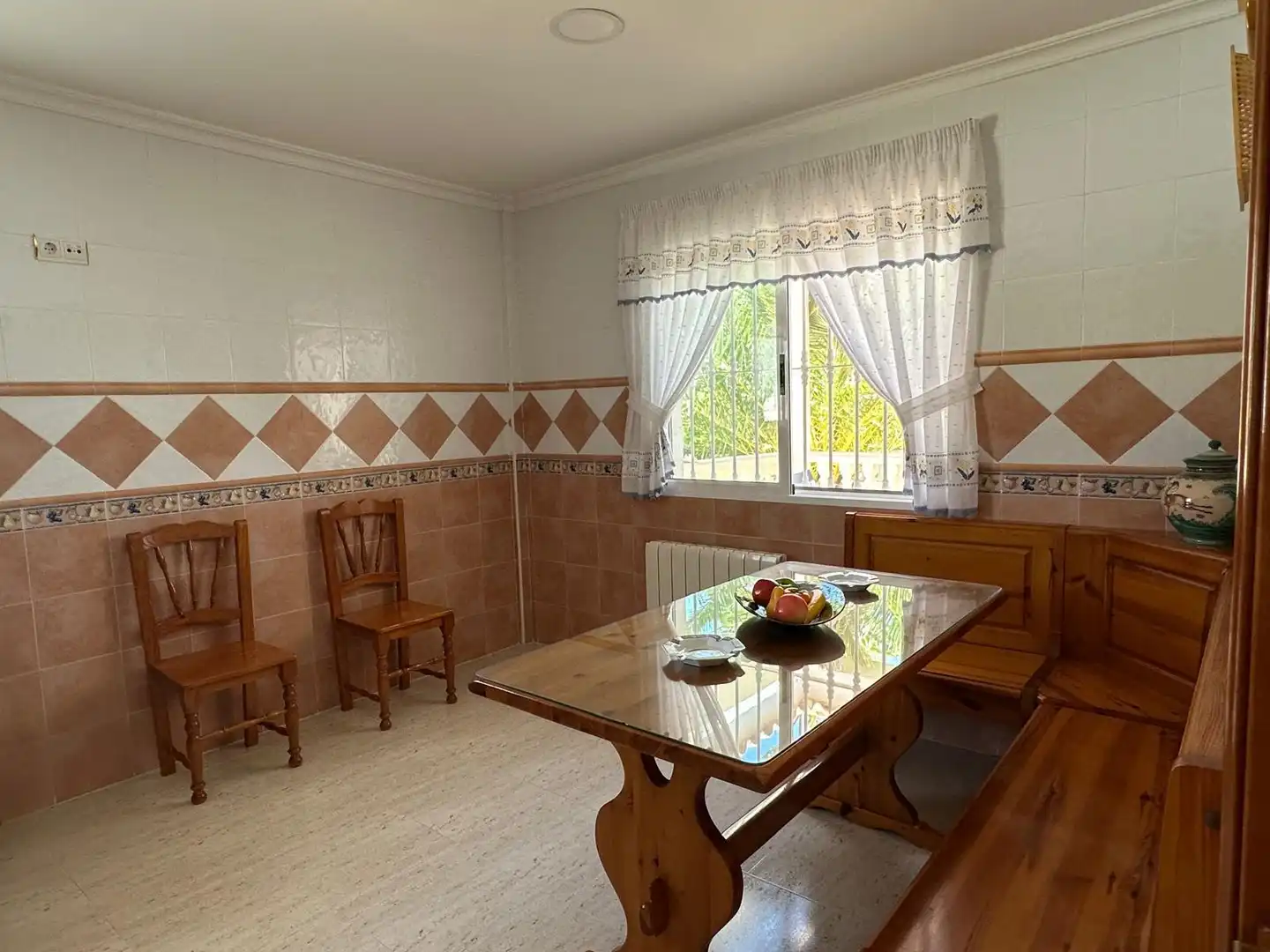 Comedor de Casa o chalet en venta en Mutxamel con Aire acondicionado, Calefacción y Jardín privado