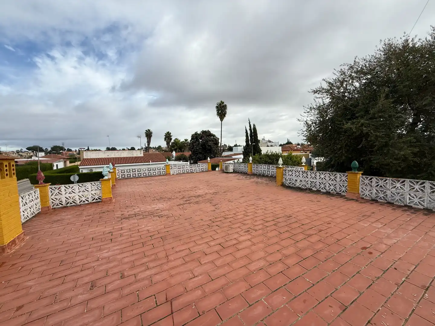 Terrassa de Casa o xalet en venda en Alcalá de Guadaira amb Aire condicionat, Calefacció i Jardí privat