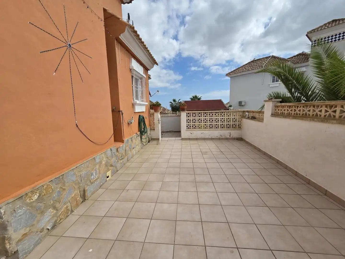 Vista exterior de Casa o xalet en venda en El Pinar de Campoverde