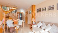 Sala d'estar de Àtic en venda en Ripollet amb Aire condicionat, Calefacció i Parquet