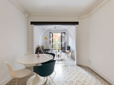 Appartamento con balcone in vendita a Carrer de l'Olivera