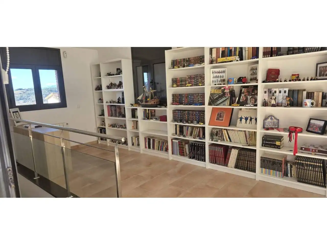 Sala de estar de Casa o chalet en venta en La Roca del Vallès con Aire acondicionado, Calefacción y Jardín privado
