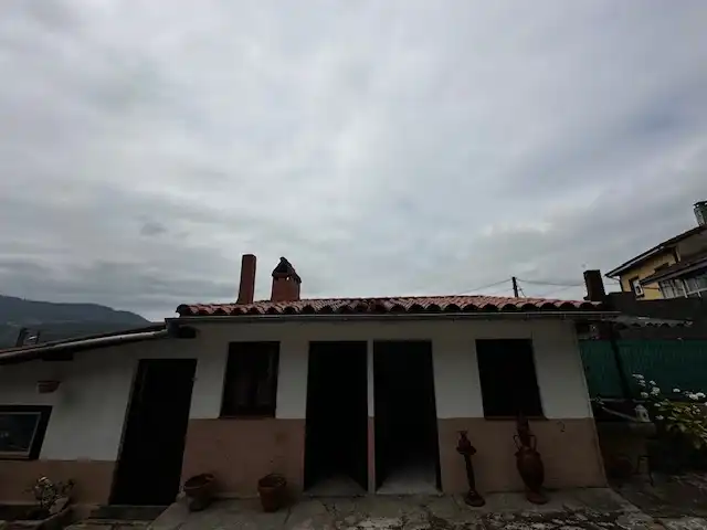 Vista exterior de Casa adosada en venda en Pravia amb Calefacció, Jardí privat i Terrassa