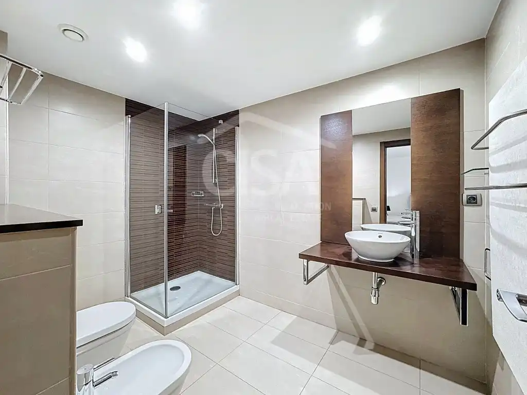 Baño de Piso de alquiler en Canillo con Calefacción, Amueblado y Horno