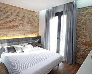 Bedroom of Study to share in  Barcelona Capital  with Air Conditioner and Terrace