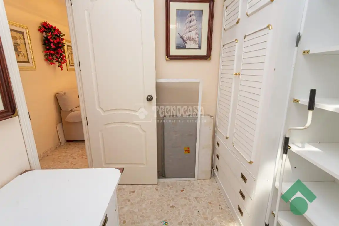 Piso en venta en Algeciras con Amueblado y Piscina comunitaria