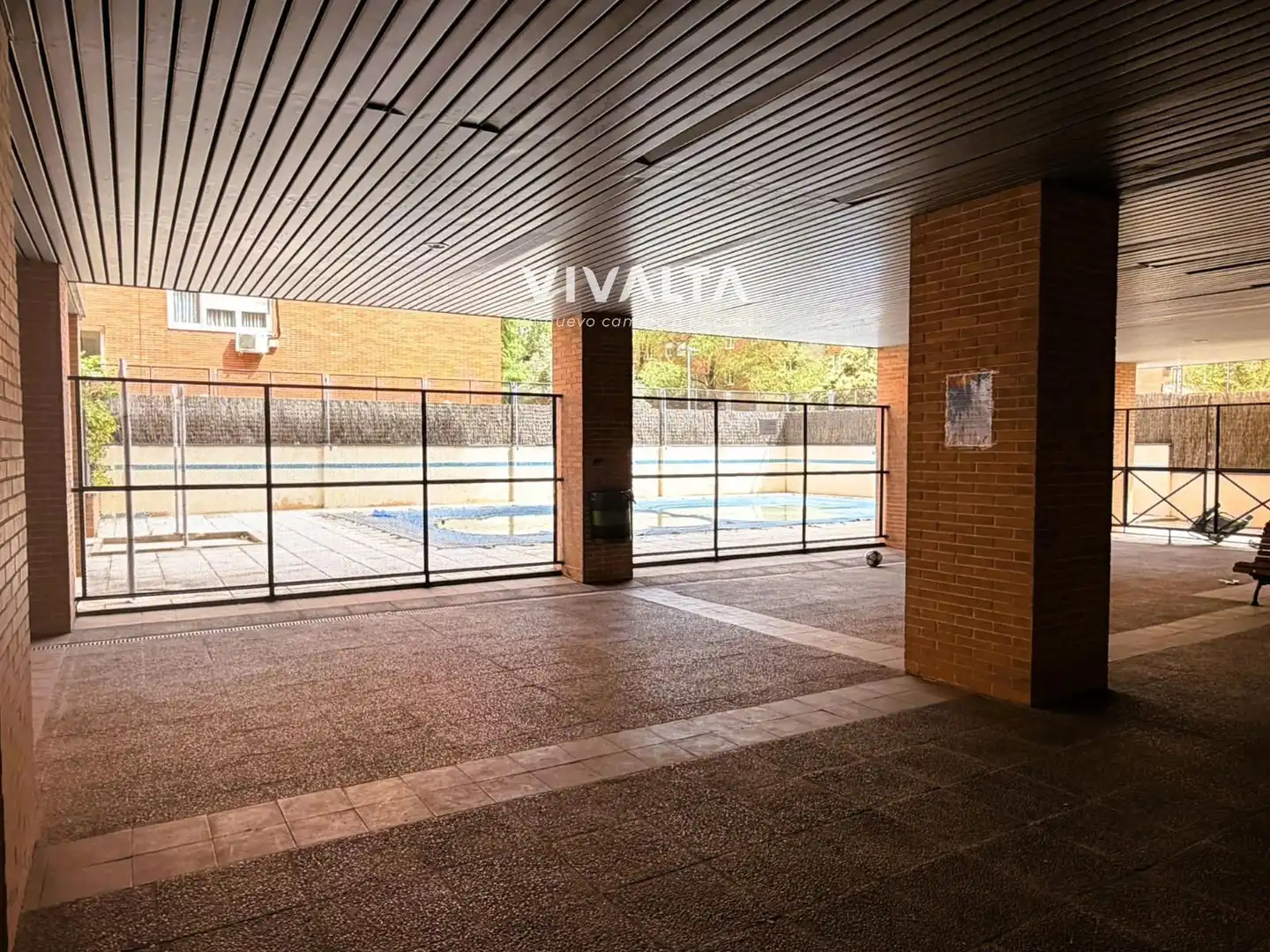 Piscina de Dúplex en venta en Madrid con Aire acondicionado, Calefacción y Terraza