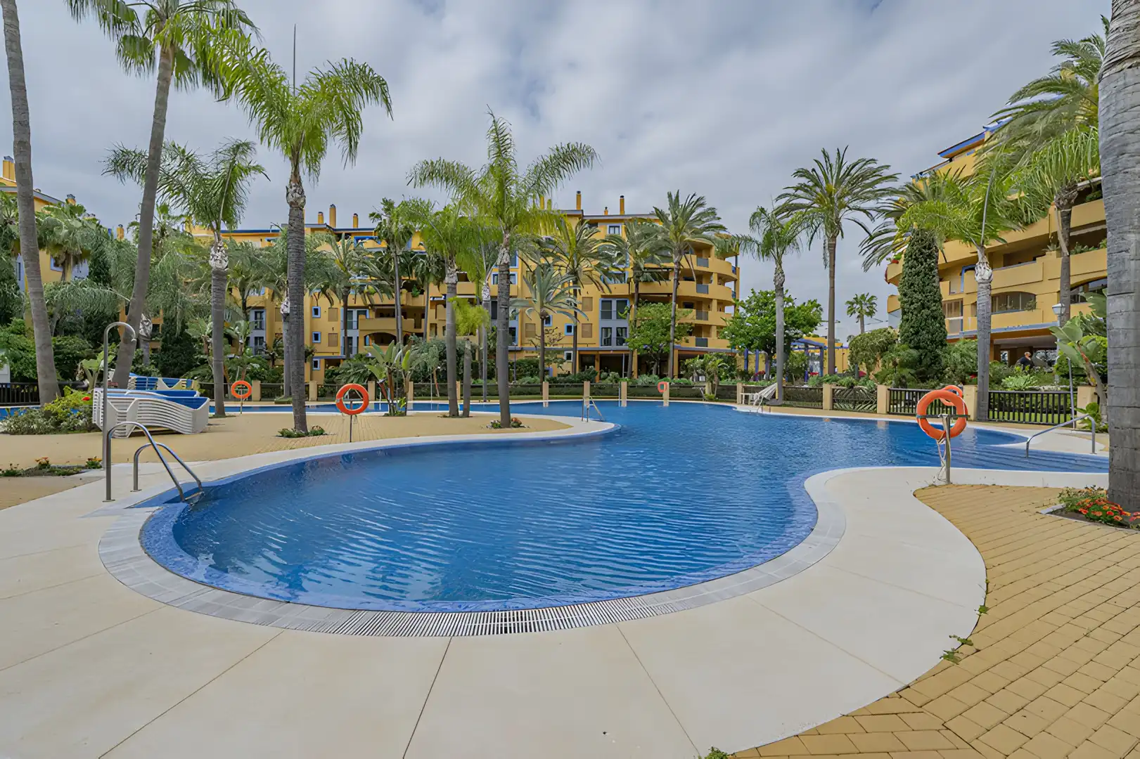 Apartament amb piscina en venda a San Pedro de Alcántara, imagen 14