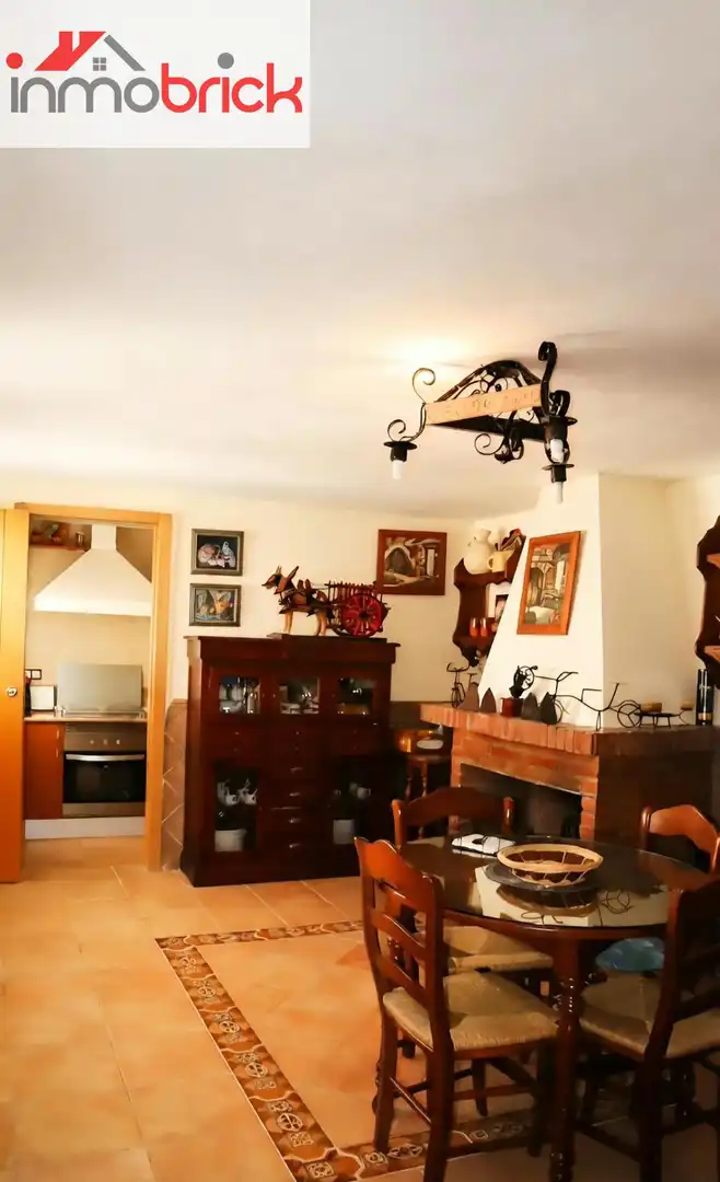 Casa amb terrassa en venda a Rute, imagen 2