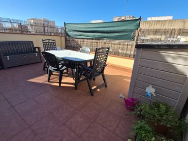Penthouse mit Balkon zum Verkauf in Carrer Pirineus