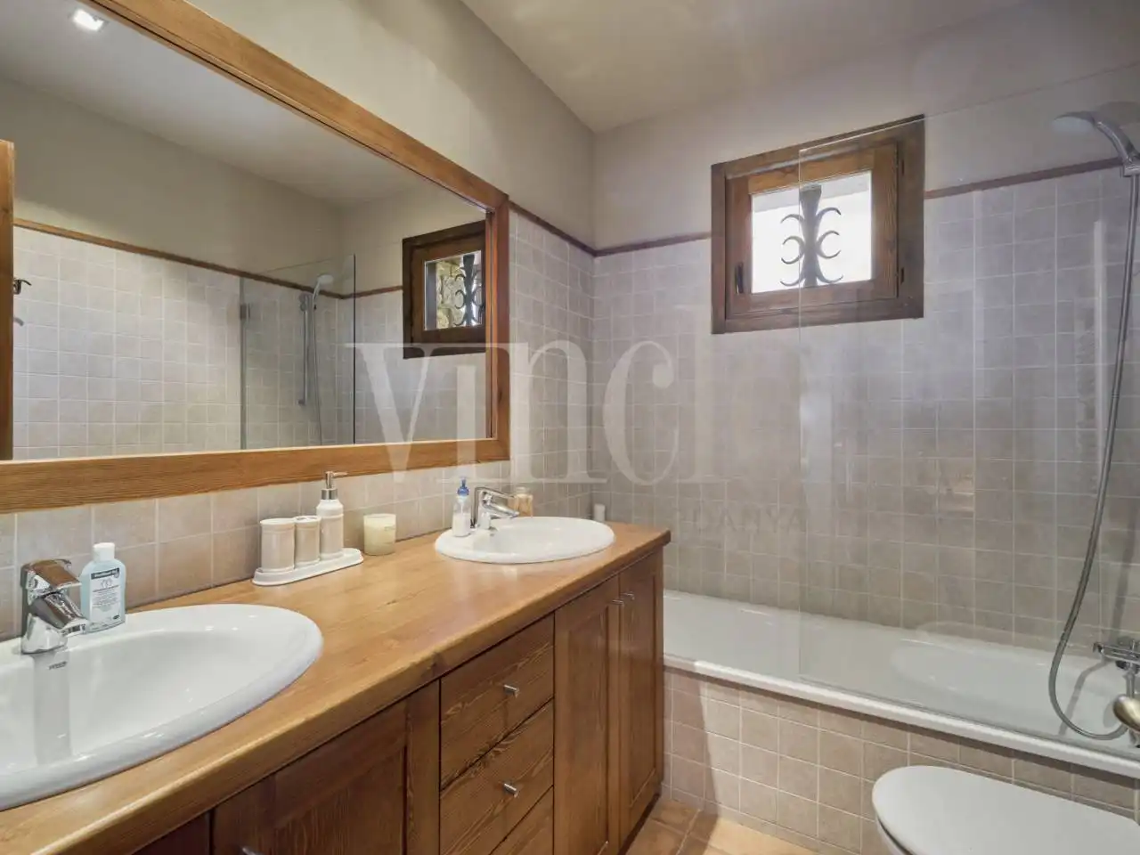 Duplexes for sale in Das