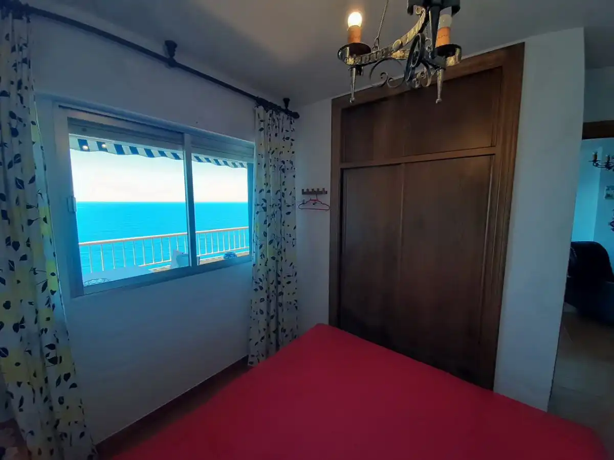 Habitación de Piso de alquiler en Almuñécar con Aire acondicionado, Terraza y Piscina