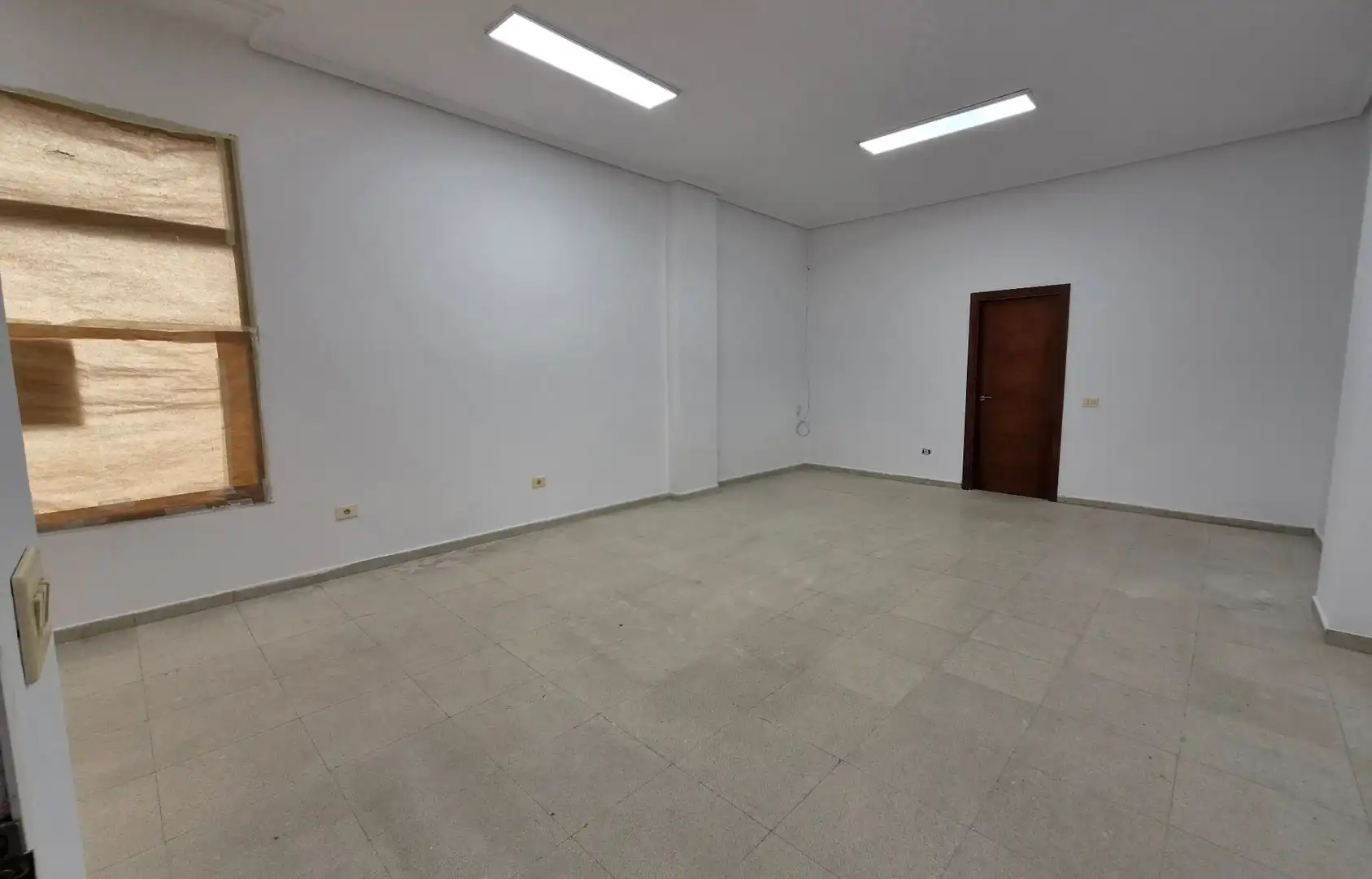 Geschaftsraum zur Miete in Carreño