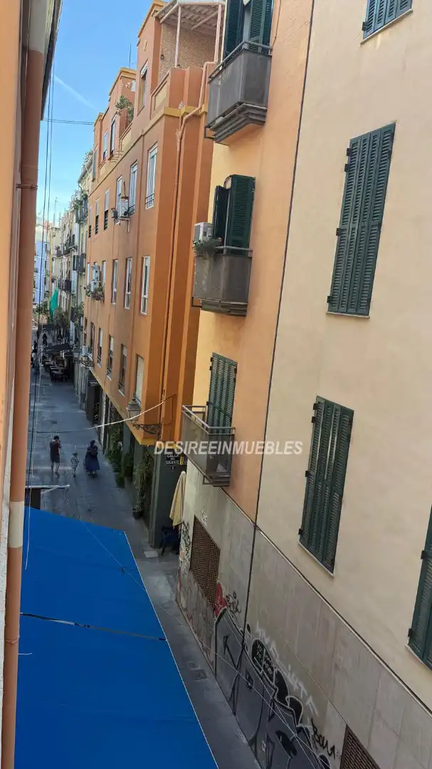 Vista exterior de Pis en venda en Valencia amb Balcó