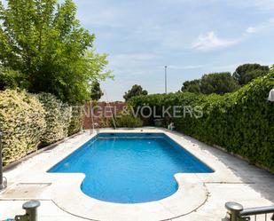 Swimming pool of Single-family semi-detached to rent in Majadahonda  with Air Conditioner, Terrace and Swimming Pool