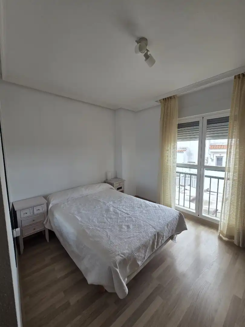 Schlafzimmer von Wohnung zur Miete in Badajoz mit Klimaanlage, Heizung und Abstellraum
