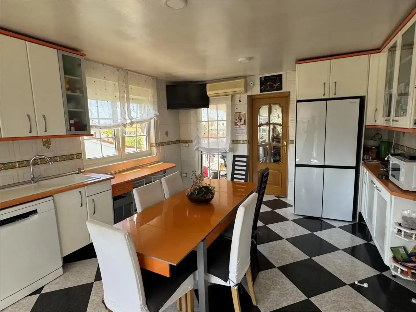 Cocina de Casa o chalet en venta en Móstoles con Aire acondicionado, Jardín privado y Trastero