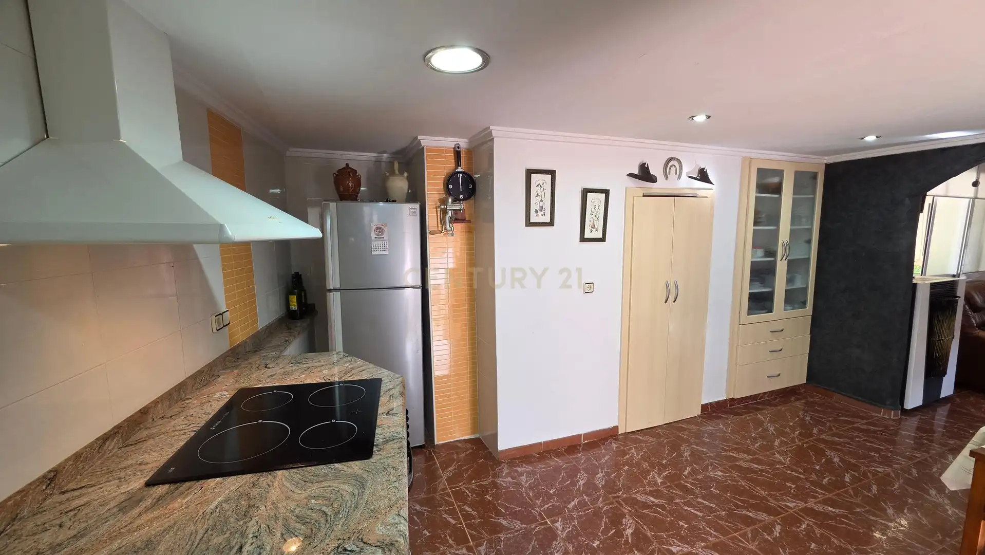 Cuina de Casa adosada en venda en Gátova amb Forn, Microones i Balcó